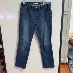 Levi’s straight size 29